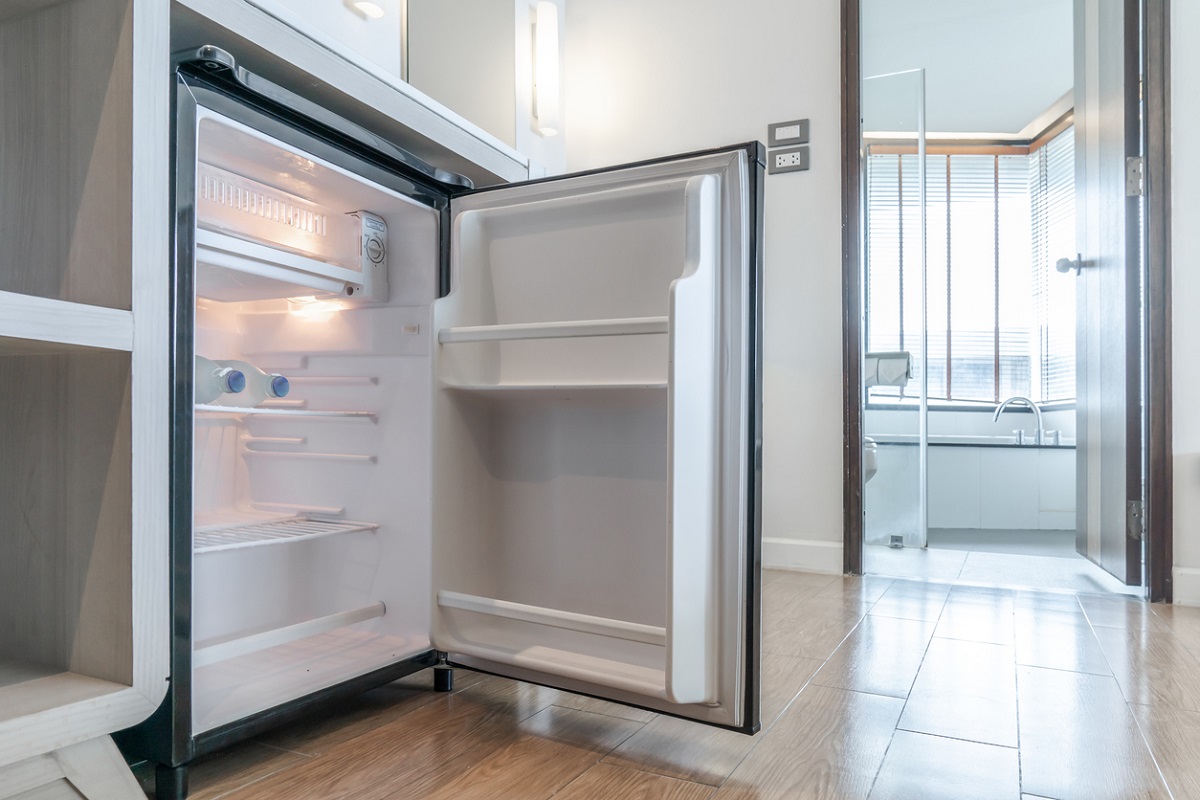 tiene el congelador pequeño barato que podrás convertir en  frigorífico (y además está rebajado)